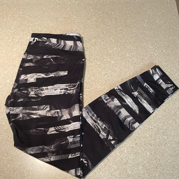 Athleta ankle length leggings - Picture 1 of 4